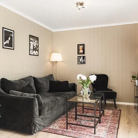 I Bjornafjorden فيلة Osøyro
